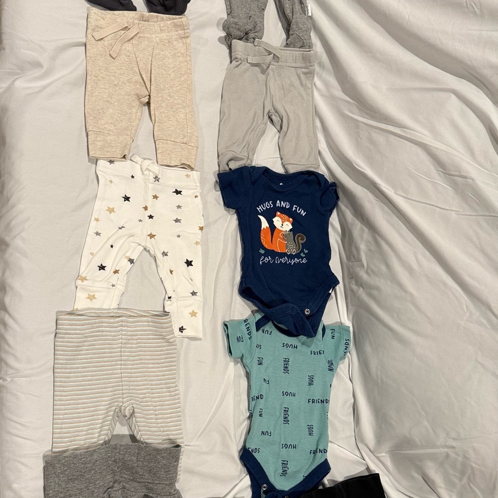 Newborn Baby clothes lot 21 PCS Carter’s Gerber - Picture 3 of 4